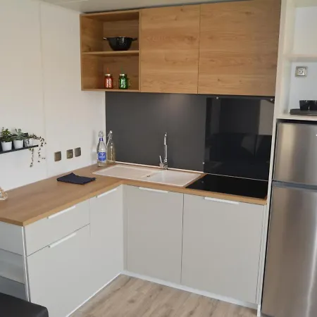 Mobil-home Jullouville, 4 Pieces, 6 Personnes - Fr-1-361a-54 *
